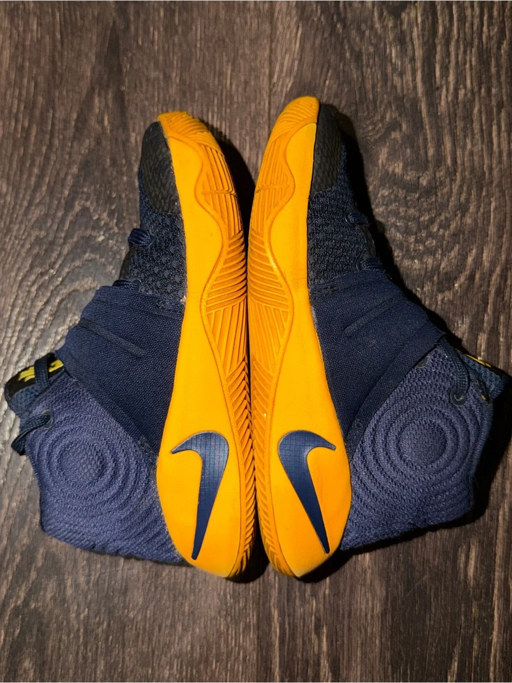 Nike Kyrie 2 Kids Basketball Shoes Navy Gold Yellow Size 11C
